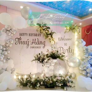 trang trí sinh nhật bằng bong bóng kết hợp hoa tươi