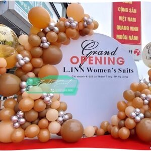 trang trí khai trương cửa hàng xe máy