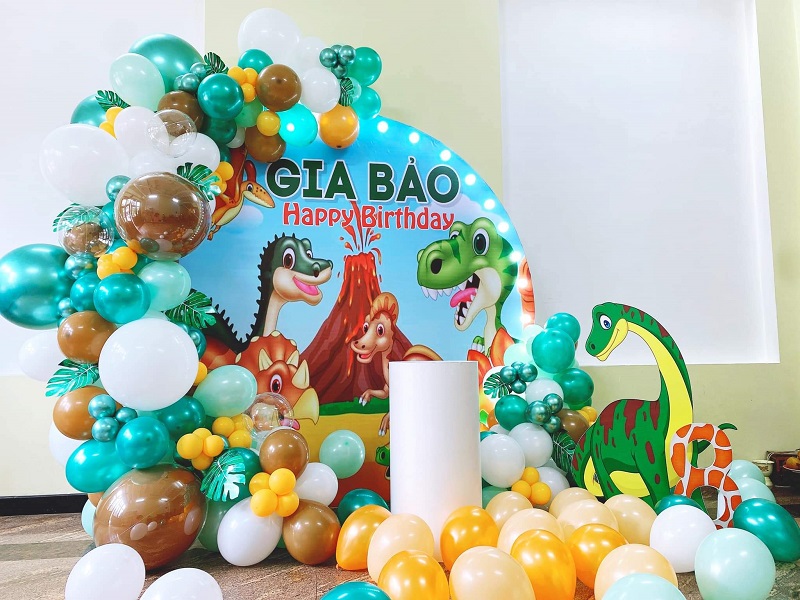 trang trí sinh nhật bé trai chủ đề khủng long