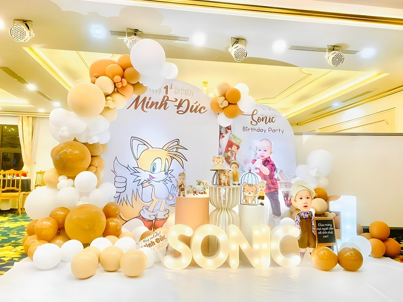 trang trí tiệc cinh nhật cho bé trai tại nhà hàng