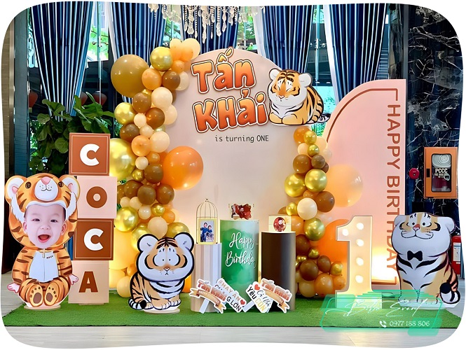 backdrop sinh nhật bé trai chủ đề động vật