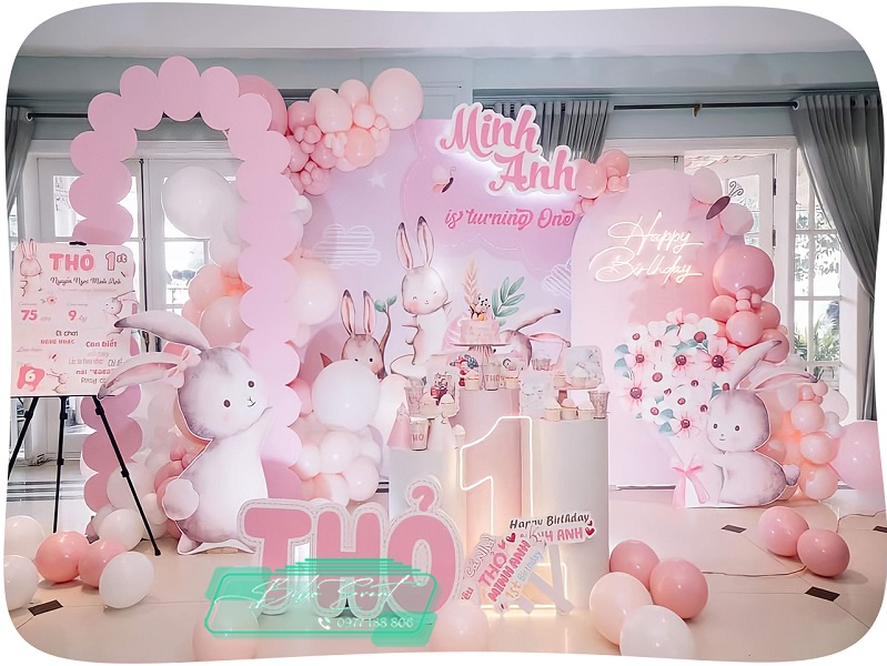 backdrop trang trí sinh nhật bé gái chủ đề công chúa