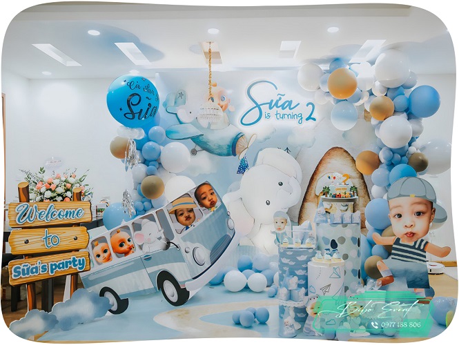 mẫu backdrop sinh nhật bé trai chủ đề xe oto
