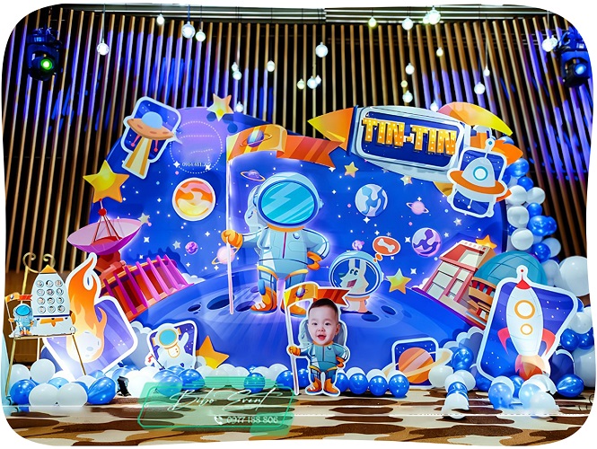 trang trí sinh nhật chủ đề vũ trụ