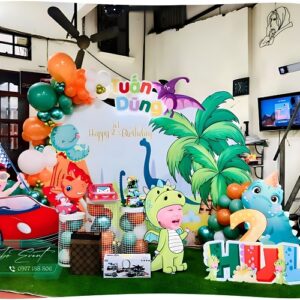 trang trí sinh nhệt theo chủ đề khủng long