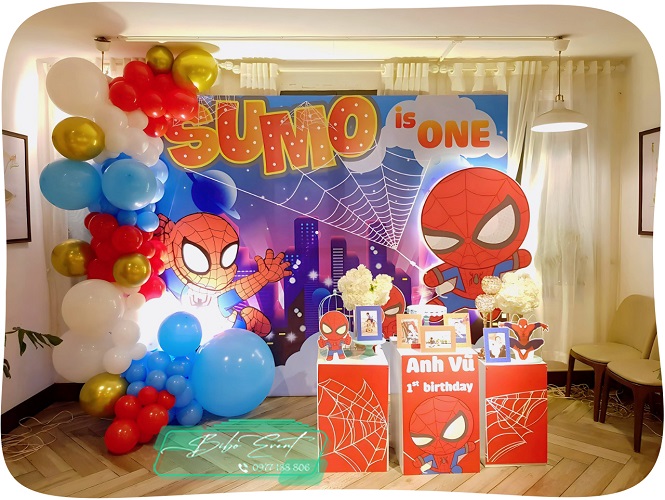 trang trí tiệc sinh nhật cho bé trai chủ đề người nhện