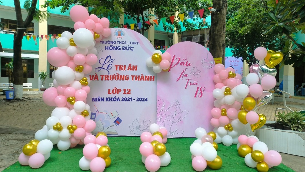 trang trí lễ tri ân học sinh cấp 3