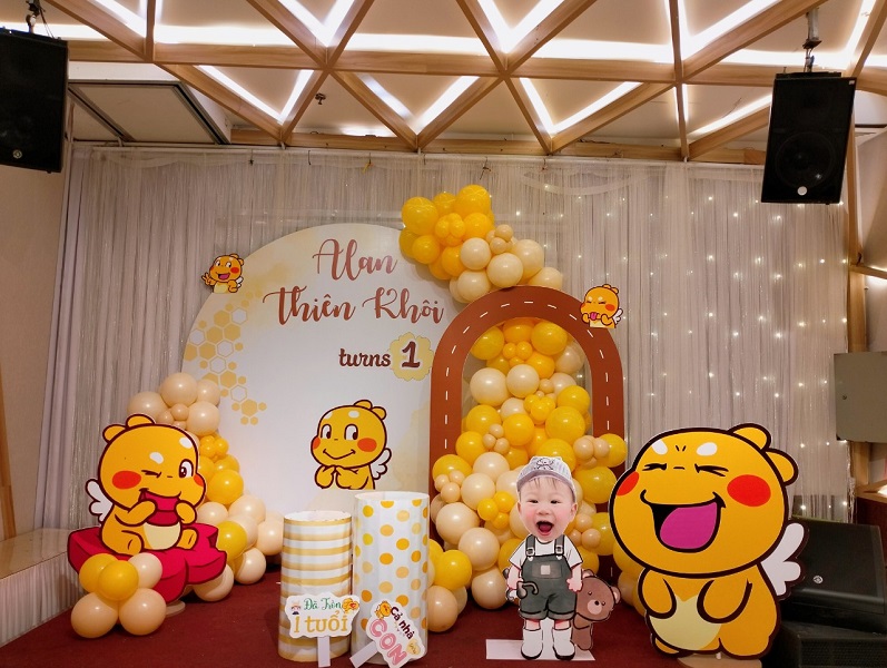 trang trí sinh nhât chủ đề woobee