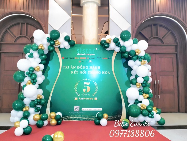 trang trí tiệc tri ân khách hàng