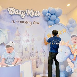 tone xanh dương cho buổi tiệc thôi nôi của bé Hoàng Khôi