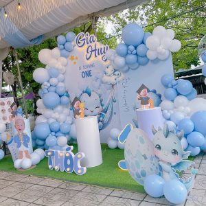 trang trí thôi nôi bé trai màu xanh dương chủ đề tuổi bé