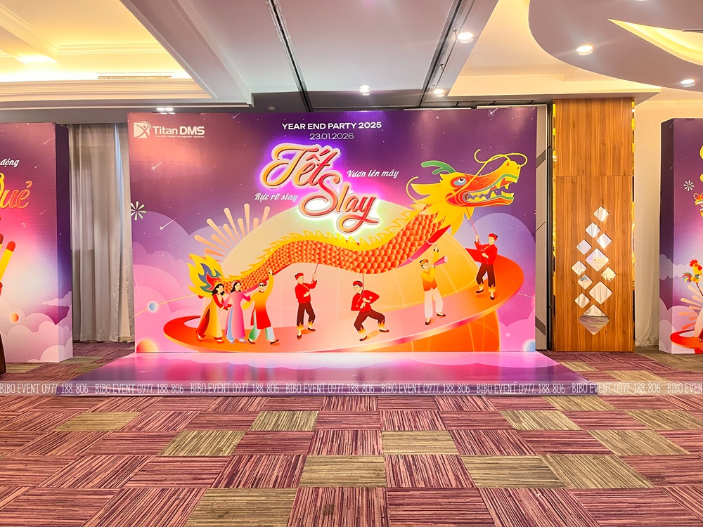 trang trí tiệc year end party công ty TiTan DMS